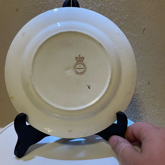 Elegant Cream Dinner Plate with Floral Trim - Picture 2 of 2